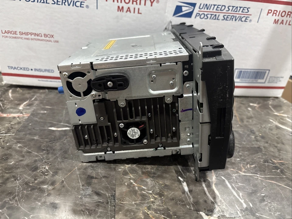 05-09 Mercedes W209 CLK350 CLK550 Command Head Unit Radio Navigation CD OEM - Image 4 of 4