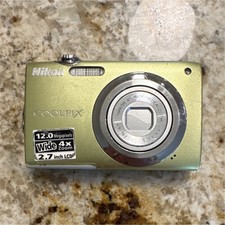 Nikon COOLPIX S3000 12.0MP 4x Optical Zoom Green Digital Camera. LENS ERROR