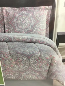 Living Quarters Bailey Grey Medallion 4 Piece Queen Comforter