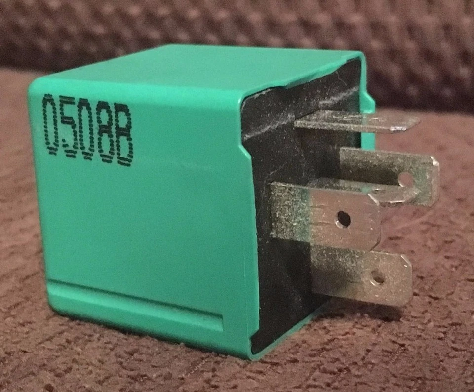 56021915AA 1998-2000 Dodge Dakota Durango MOPAR Flasher Relay - Image 2 of 2