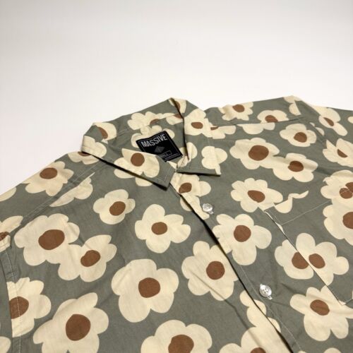 NWT Mens Short Sleeve Floral Button Down Casual Collar Collared Shirt Size S