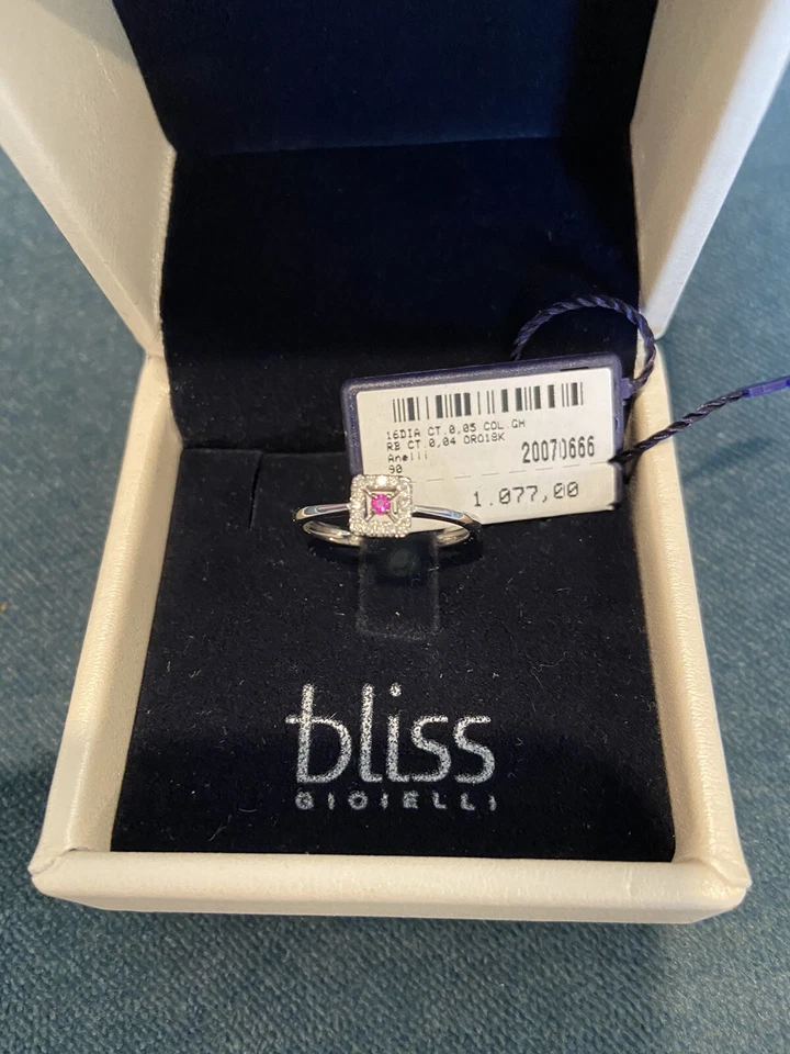 Novo 1077. Anel Bliss By Damiani ouro branco 18k diamante 0,05 ct e rubi tamanho 6,25 - Imagem 3 de 4