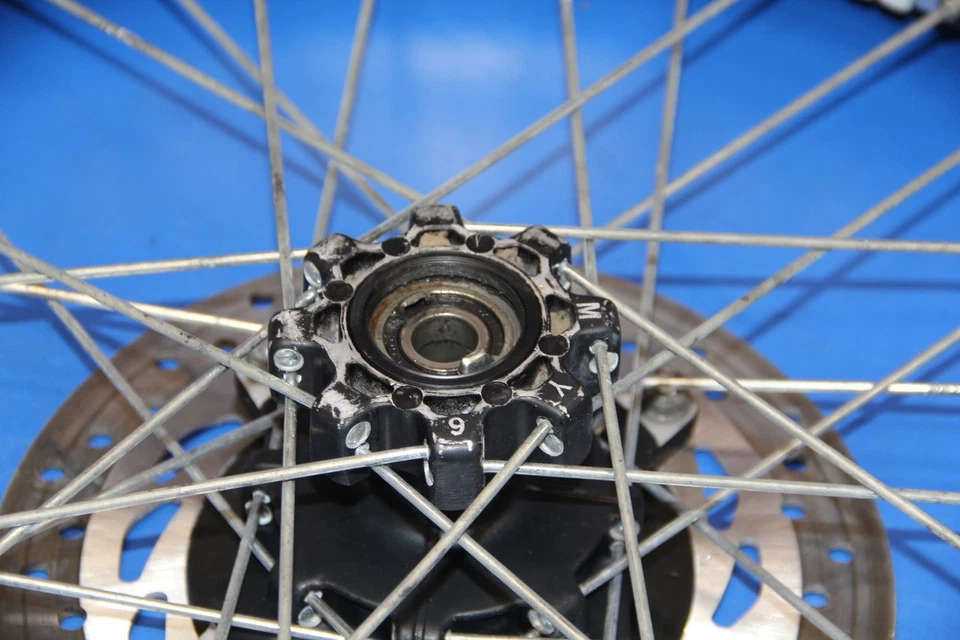 93-22 XR650L XR 650L 1993 llanta delantera radios centrales buje husillo rotor neumático Foto 2 de 4