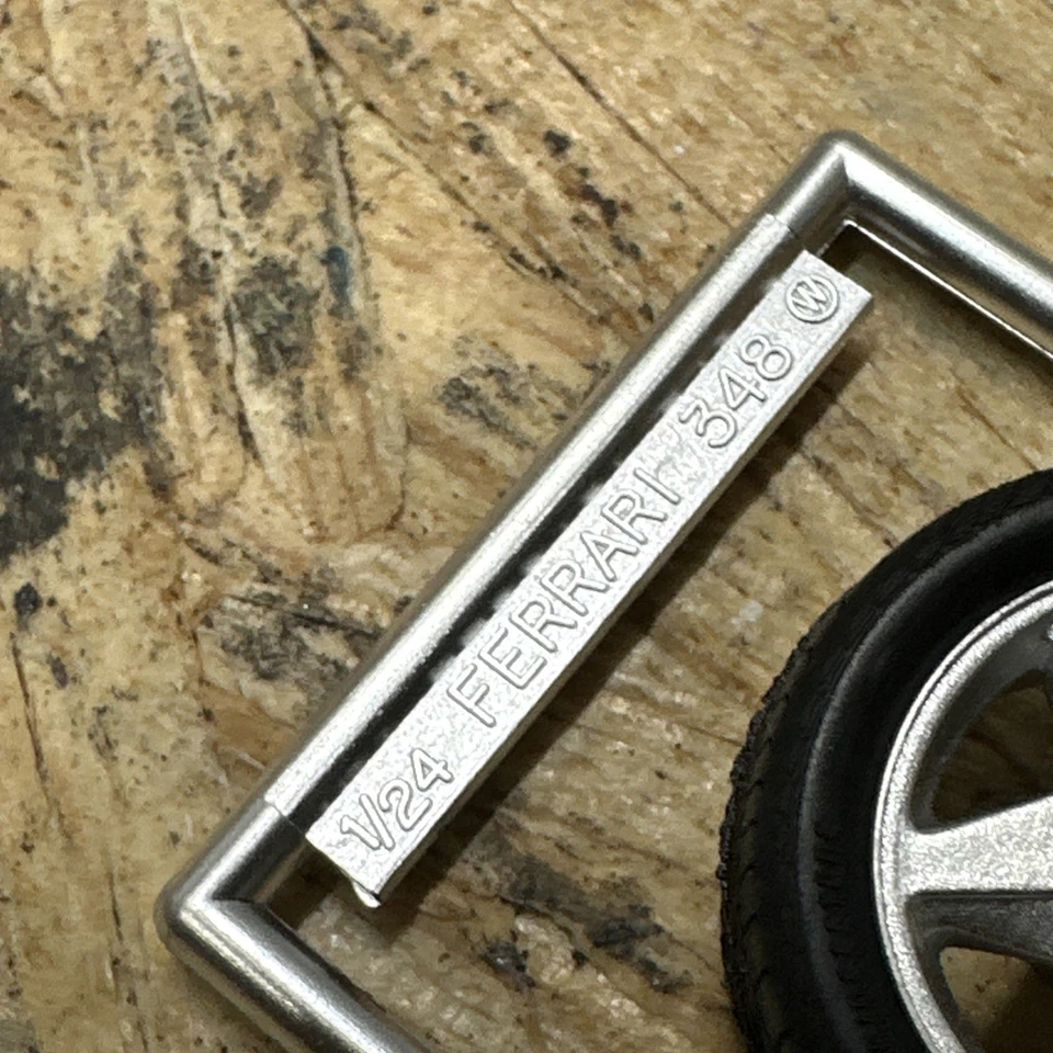 Ferrari 348 1995 escala 1/24 escalonado neumáticos de goma plateados modelo ruedas de coche 1/25 Foto 4 de 4