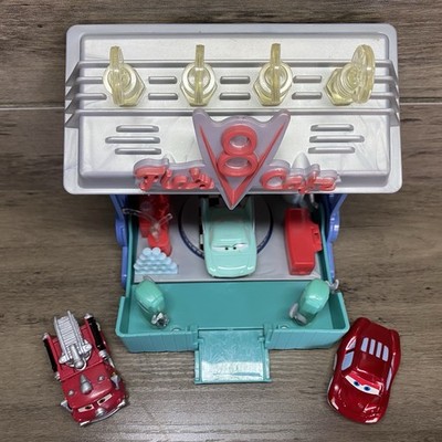 Disney Pixar Cars Mini Adventures Flo's V8 Cafe Playset w/ 3 Cars