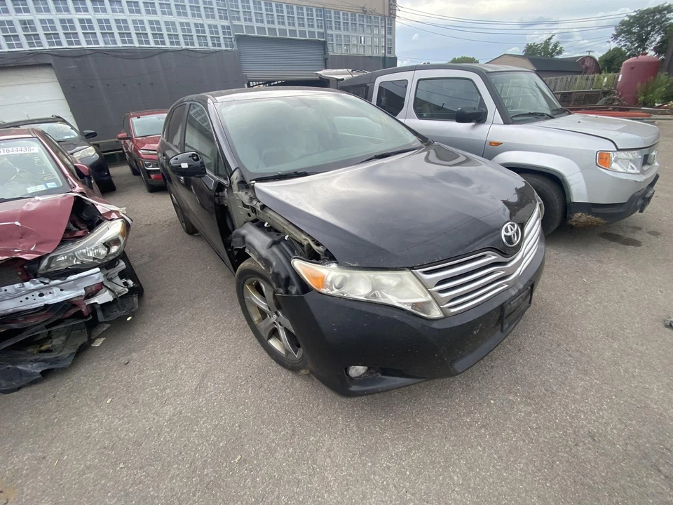 Used Air Cleaner Assembly fits: 2011 Toyota Venza Grade A - Image 4 of 4
