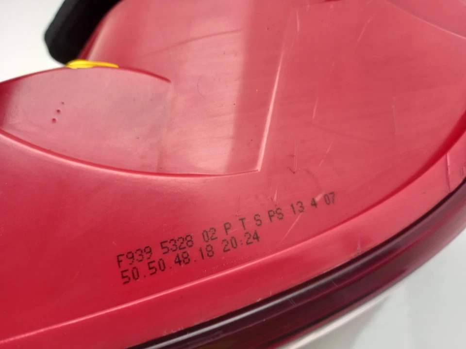 Luz trasera ALFA ROMEO 159 O/S 2005-2011 5 puertas Estate derecha   Foto 4 de 4