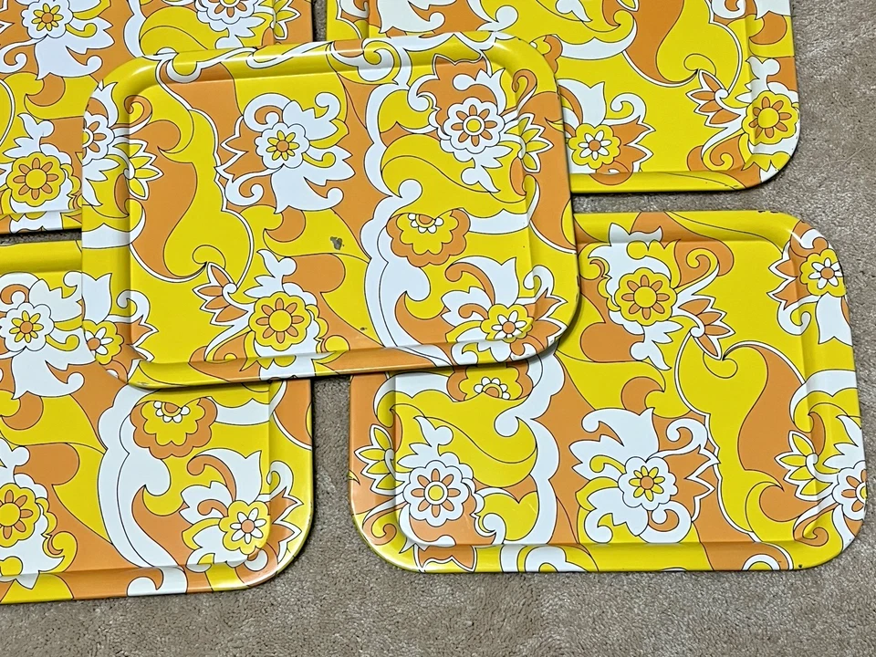 5 BANDEJAS TV HIPPIE Dippie Trippie psicodélicas amarillo naranja blanco mod años 60 de colección Foto 2 de 4