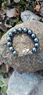 Peacock Color Shell Pearl Braclet With Leopard Lock In Silvertone . 7.5in
