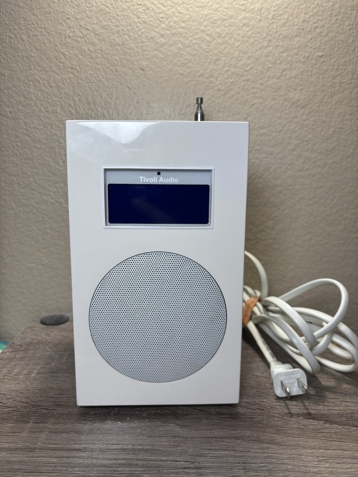 Tivoli Audio Model 10 AM/FM Clock Radio  Tested No Remote