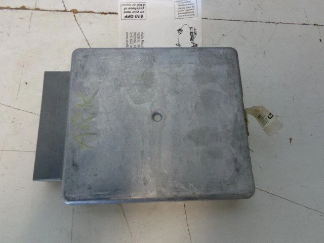 Módulo de control electrónico ECM del motor 4 cilindros manual compatible con 00 MAZDA 626 13992 Foto 2 de 3