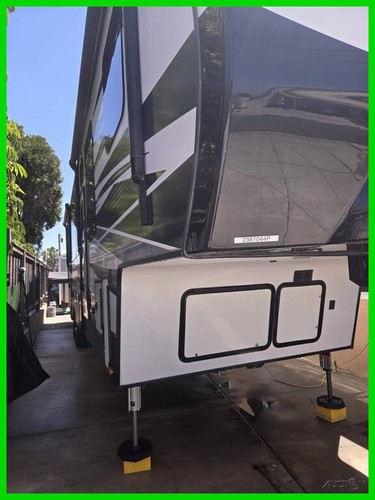 2019 Keystone Fuzion 373 39ft Toy Hauler Fifth Wheel 11ft Garage 1.5 ...