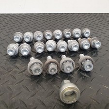 Vauxhall Astra L 2024 1.2 Wheel Bolt Set inc Locking wheel nuts 9817024580