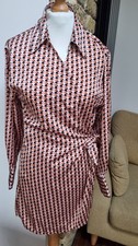 H&M Longsleeved Wrap Dress.  Geometric Style Print. Womens Size Medium. NWT