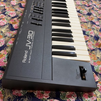 Roland JV-30 シンセサイザー　ジャンク品　中古品 Roland JV-30 61-Key Synthesizer Keyboard Digital Piano Tested