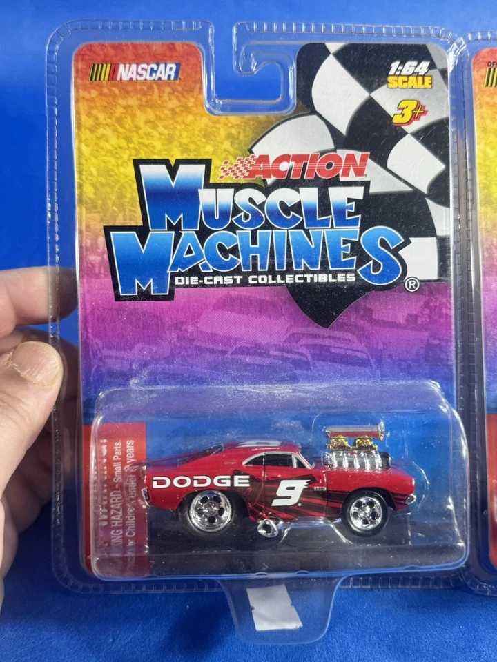 Lote De 2 MÁQUINAS MUSCULARES NASCAR ACTION ESCALA 1/64 (NUEVO) Foto 2 de 4