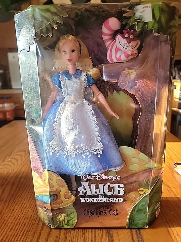 Mattels Walt Disney Alice In Wonderland Barbie With Cheshire Cat. Vintage.