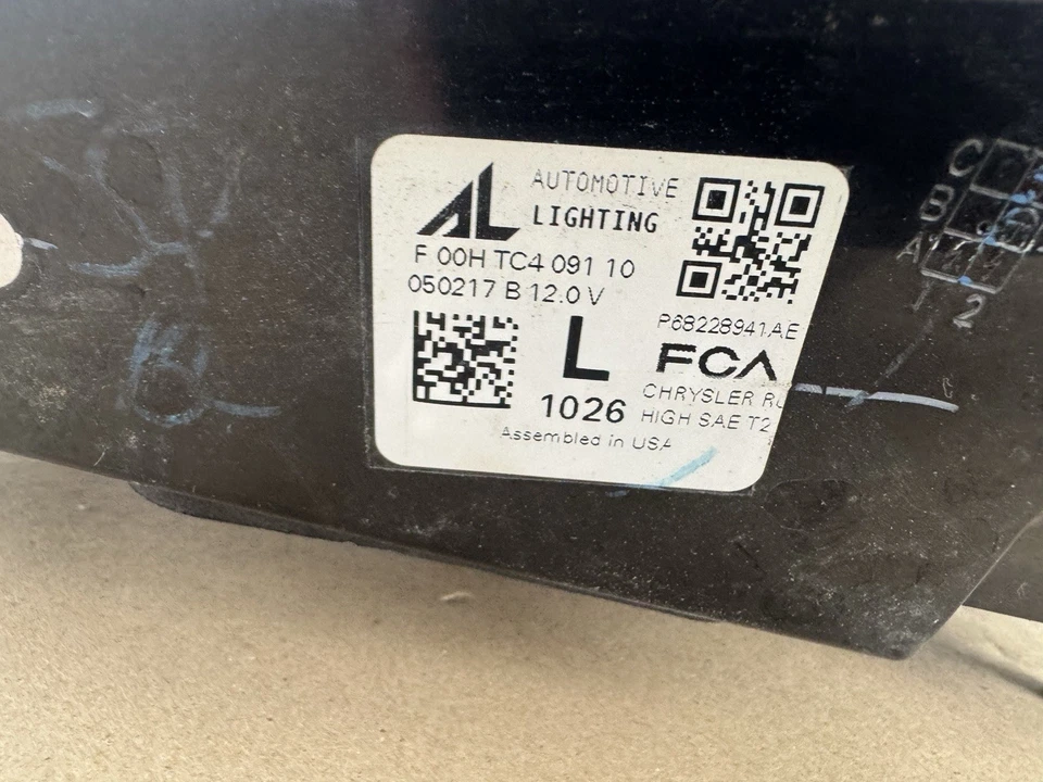 LUZ TRASERA DERECHA + IZQUIERDA CHRYSLER PACIFICA 68228940AF OEM 2017 2018 2019 2020 Foto 2 de 4