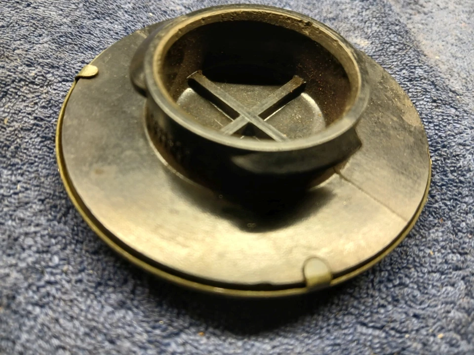 Camiones Studebaker serie M 1941-48 ~ botón de bocina ~ 199930X1 Foto 3 de 4