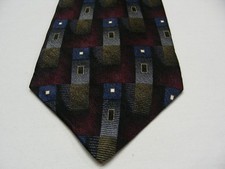 IV FRONT - WIDE GEOMETRIC PATTERNED - VINTAGE - MADE IN USA - ALL SILK NECK TIE!
