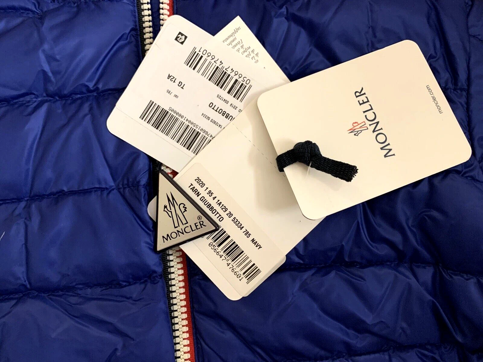 Moncler Giubbotto imbottito foderato con cappuccio mimetico bambino blu taglia 12 nuovo con etichette