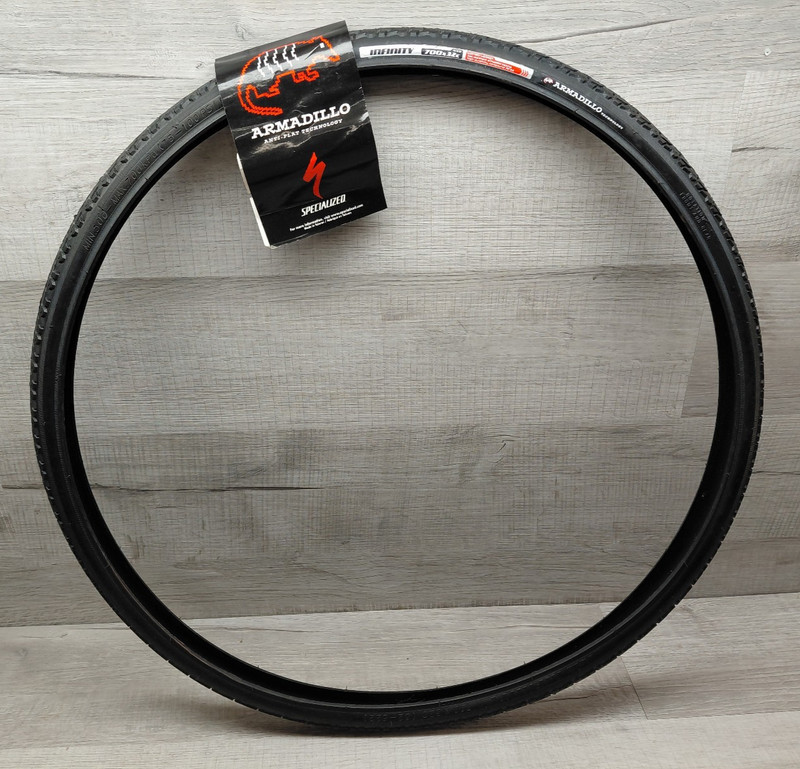Specialized Infinity Armadillo 700 x 32c