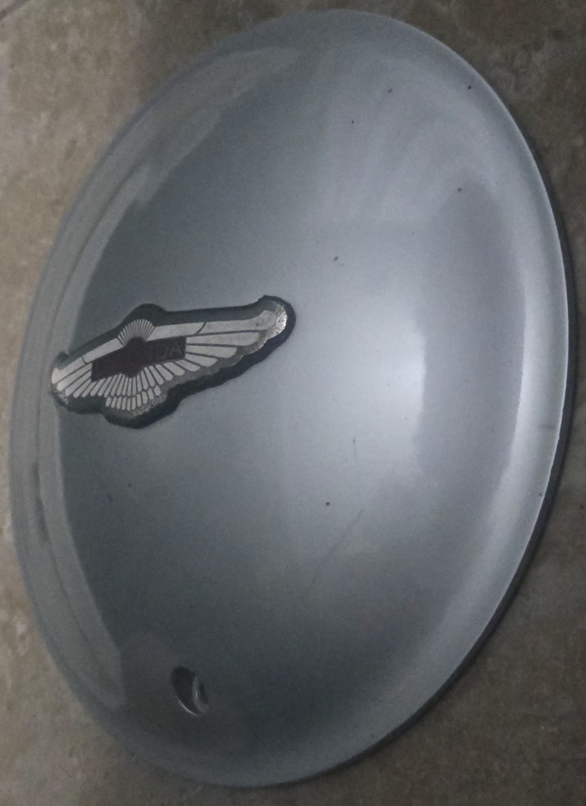 (1) RARE OEM 1987-1990 Aston Martin Lagonda Series IV Wheel Center Hub Cap #01