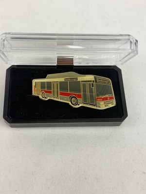 Bus Anstecker Pin Metall Rot Gold Sonderwagen  Gräf & Stift   6x3cm Sammler