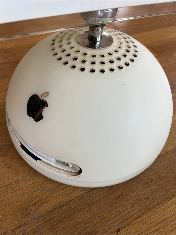 Apple iMac PowerPC G4 700Mhz 256MB RAM 40GB HDD - Image 2 of 4