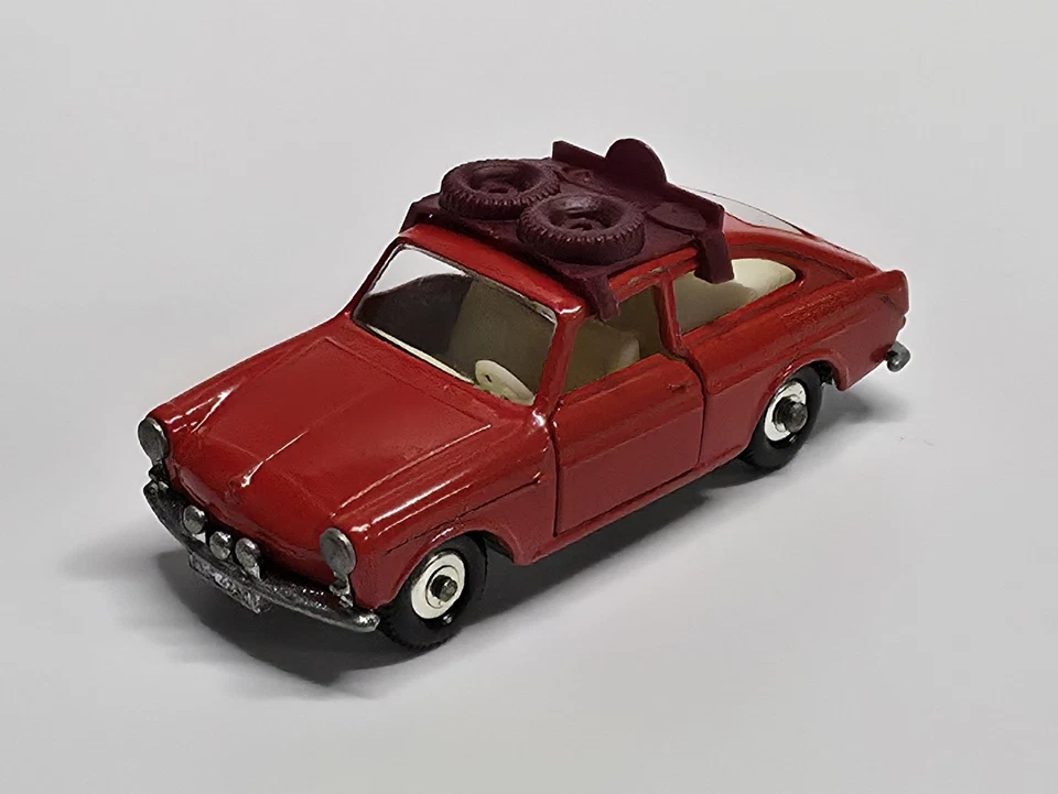 Matchbox Moko Lesney MB67 Volkswagen 1600 TL con portaequipajes y caja Rallye Foto 3 de 4