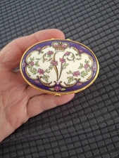 LOVELY Queen Victoria  Royal Trust Trinket Box Jewelry Pill Box