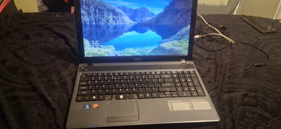 Acer Aspire 5250-bz455 Windows 10 instalado Foto 2 de 4