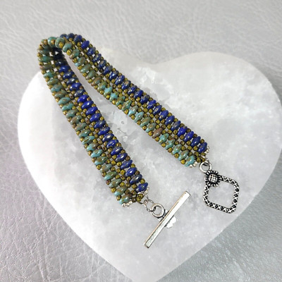 Grün-blaues Super Duo Armband mit Sonnenblumenverschluss