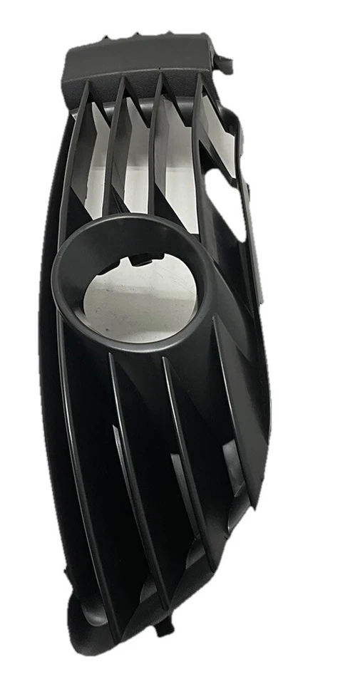 2001-2005 VOLKSWAGEN PASSAT Fog Light Trim FRONT RIGHT  VW1039105 OEM - Image 4 of 4