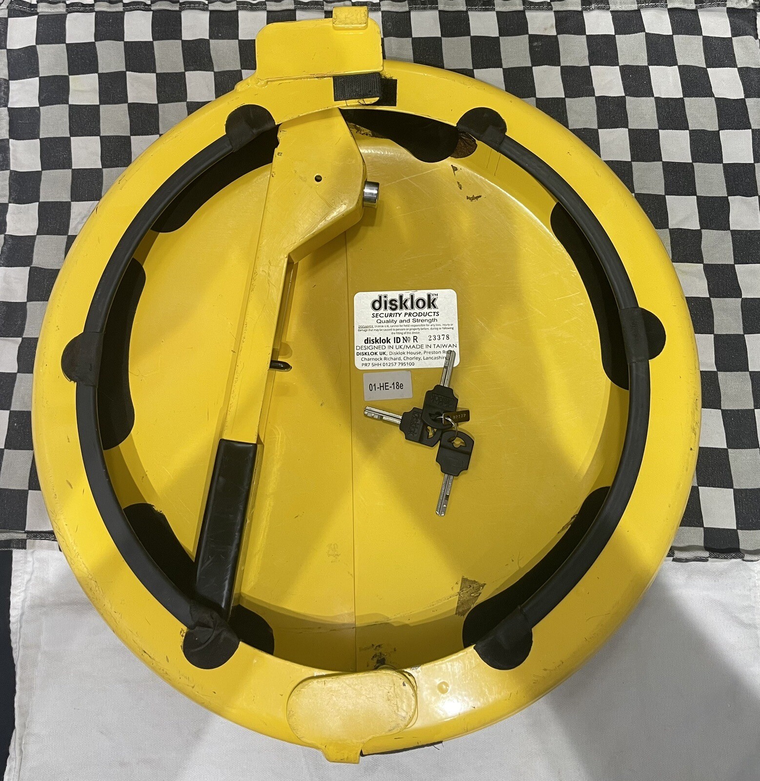 Disklok steering wheel lock size Medium 3 keys 3941.5cm thatcham cat 3