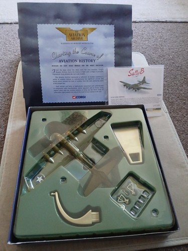 Corgi 48206 Sally B-17G FORTEZZA VOLANTE W.W.II volo commemorativo. 1/144 Raro. MB - Foto 2 di 3