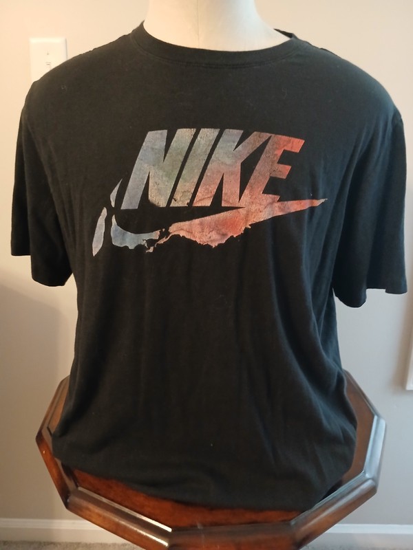NIKE The Nike Tee Graphic Logo Black  size XL Men's Short Sleeve T-Shirt