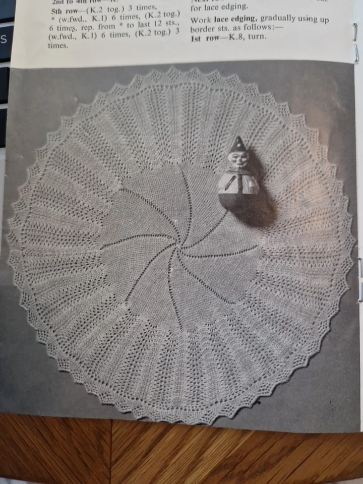 Copy Patons Pb 1172 baby Shawls Knitting Pattern 2 Designs 2ply Fine And Lacy. - Image 3 of 3