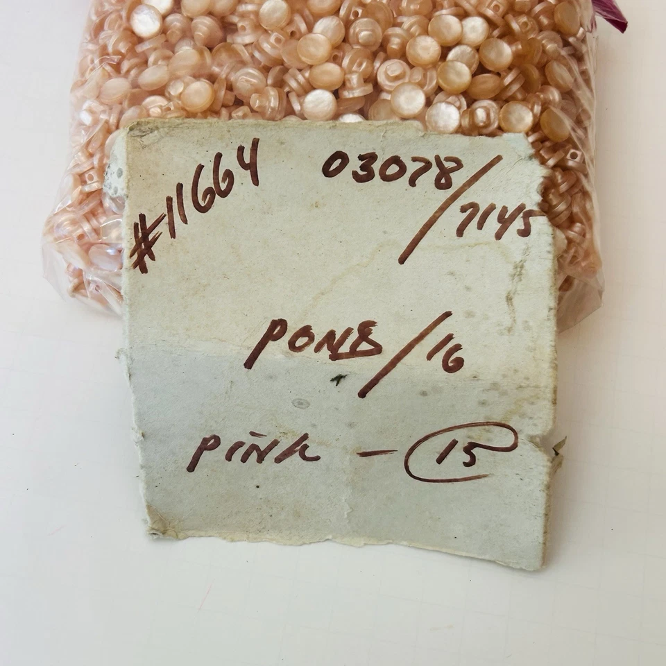 Lot of S Back Pearlized Shell Look Pink Buttons Sz S #11664-03078/71451lb 10oz - Image 2 of 4