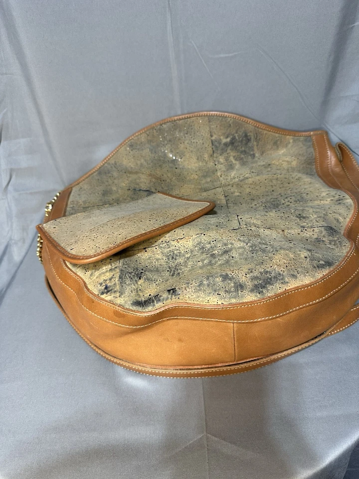 Bolso estilo corcho boho con pequeña cremallera Foto 3 de 4