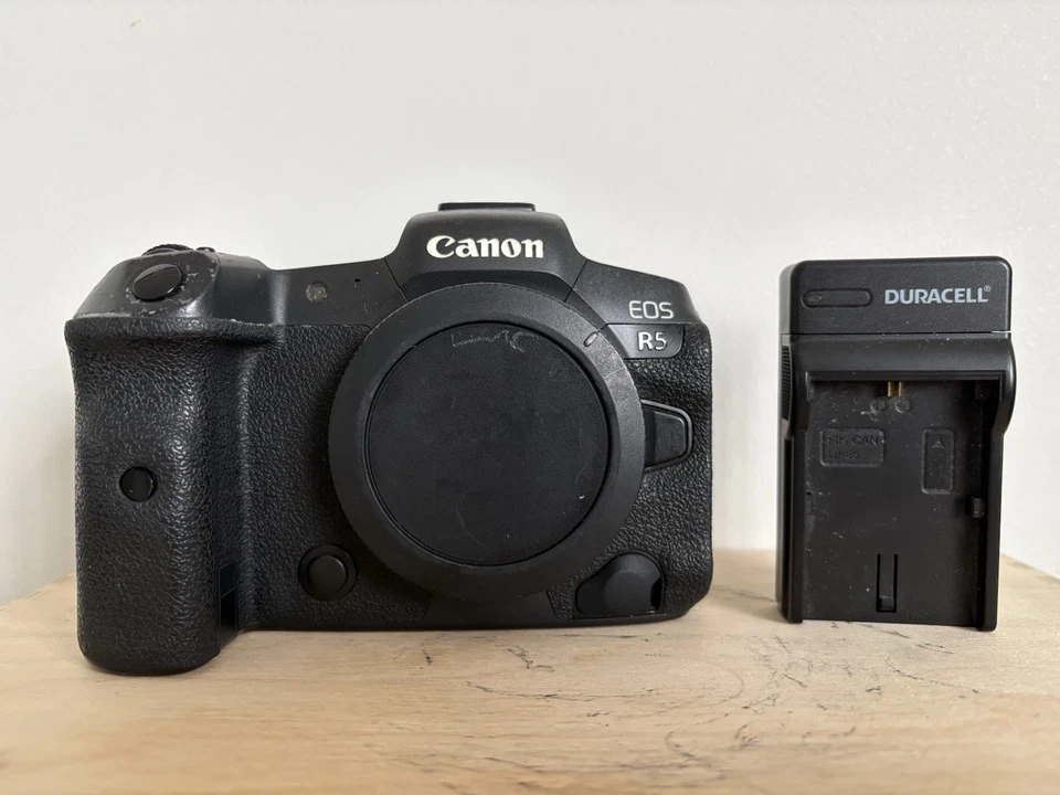 Canon EOS R5, photo 1 of 5