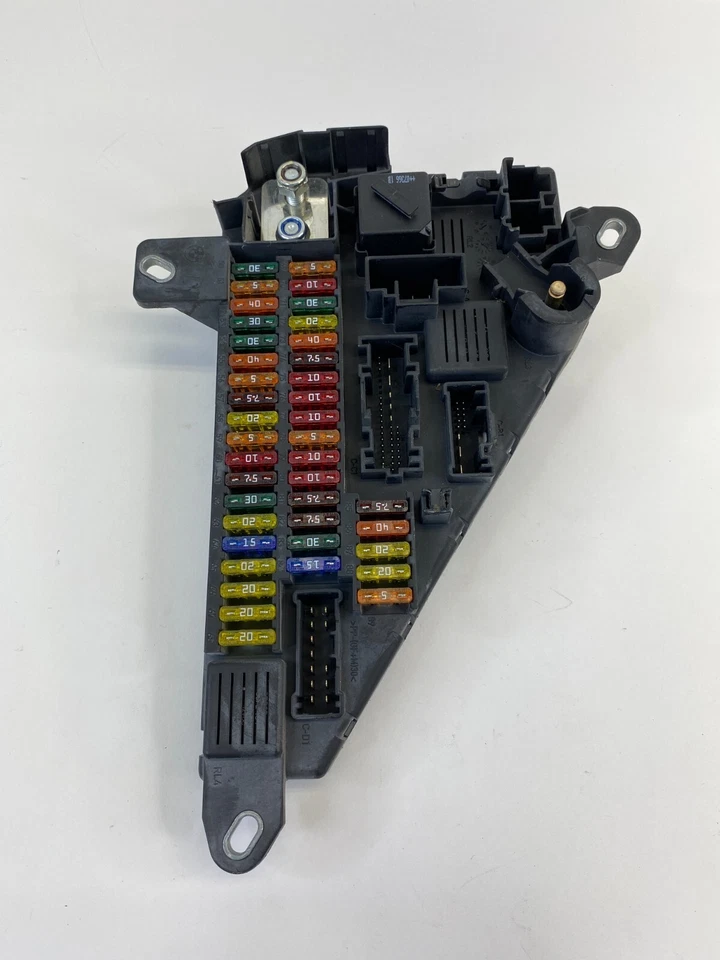 2006-2010 BMW 550i 4.8L AT Rear Trunk Power Distribution Fuse Relay Box OEM - Image 2 of 4