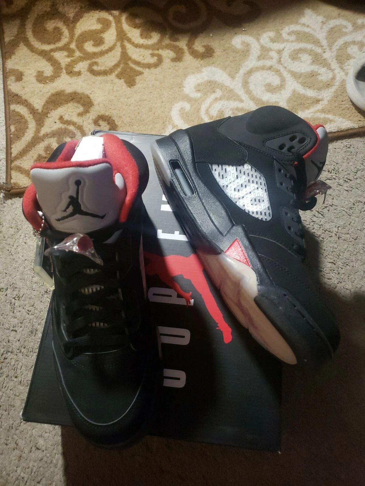 nike air jordan rétro 5 supreme noir rouge feu 824371 001 taille 9,5