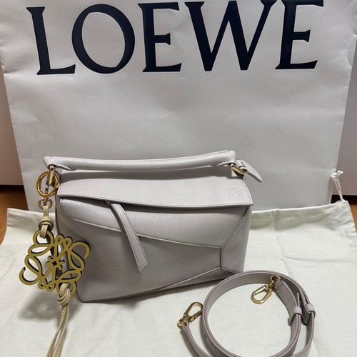 [Silver Week Limited Price Reduction] LOEWE Puzzle Bag with Charm and Storage