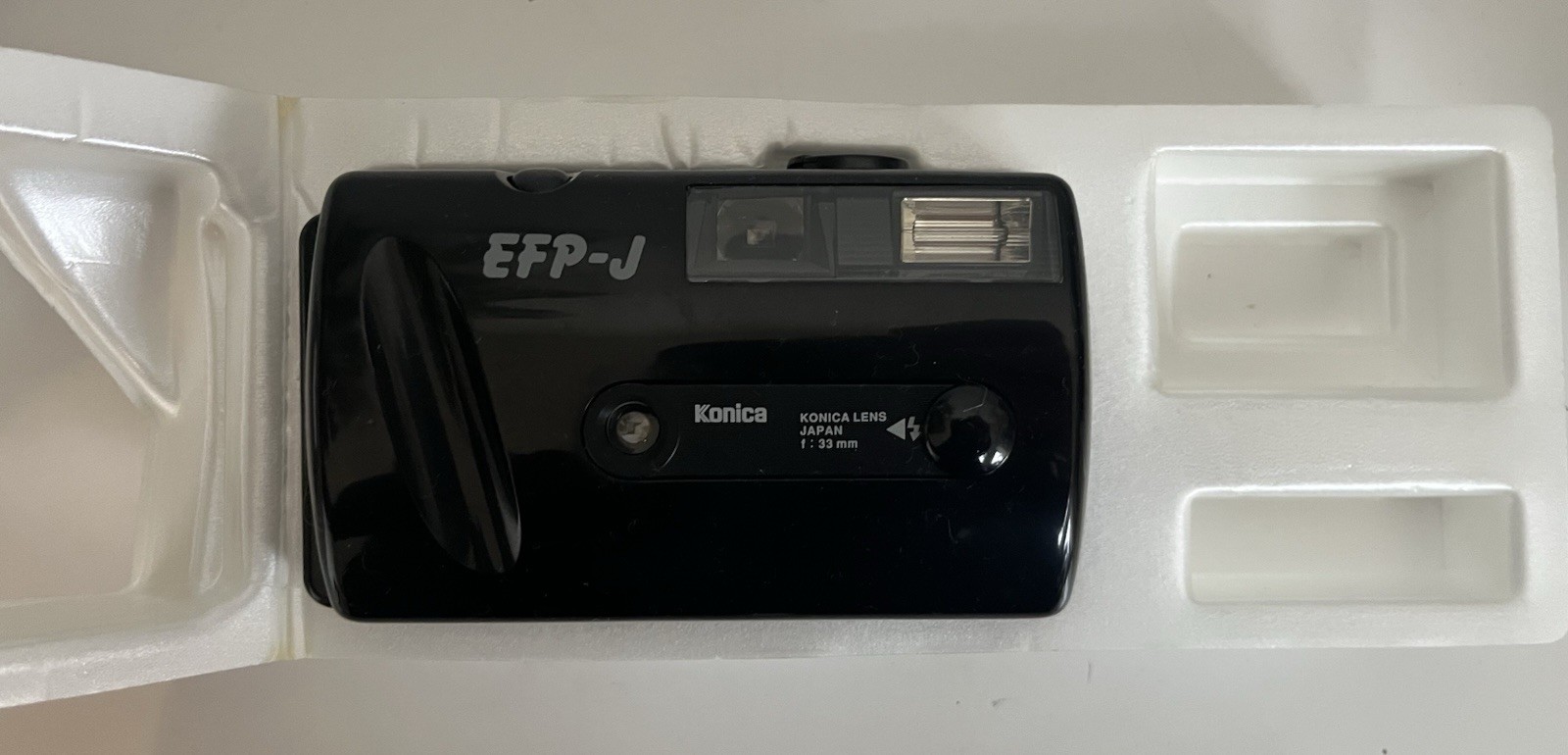 appareil photo konica vintage – vue détaillée