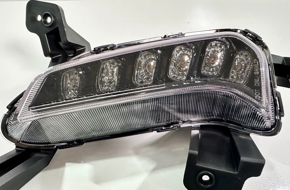 Hyundai Elantra 2016 2017 2018 lado izquierdo luz antiniebla LED luz de circulación diurna OEM Foto 4 de 4