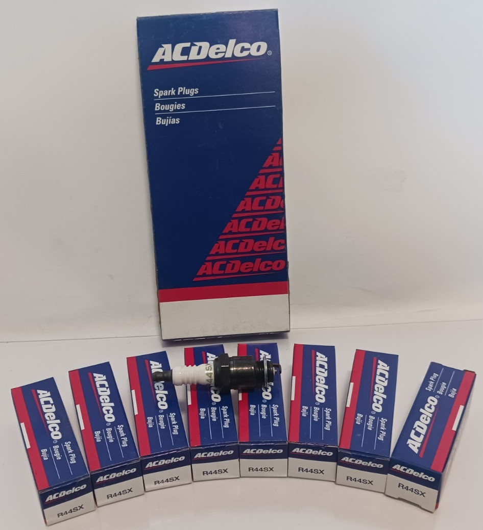 8X GENUINE GM ACDELCO SPARK PLUGS OEM R44SX FREE SHIPPING BUICK CADILLAC