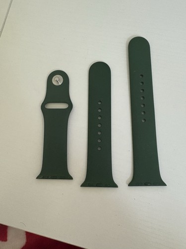 Apple Watch SE 40mm GPS + Cellular (2nd Generation) 32GB Black S/M + Green Band - Photo 2 sur 9