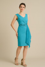 Robe turquoise — Élégance drapée et raffinement moderne