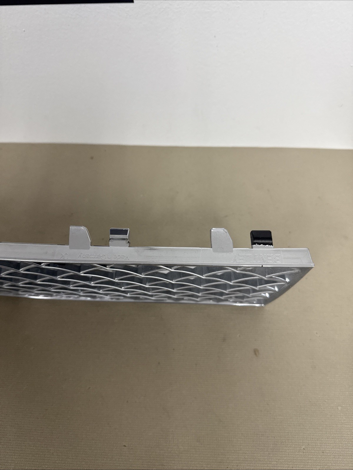 BENTLEY BENTAYGA Left Lower Bumper Air Guide Grill 36A807675L #149